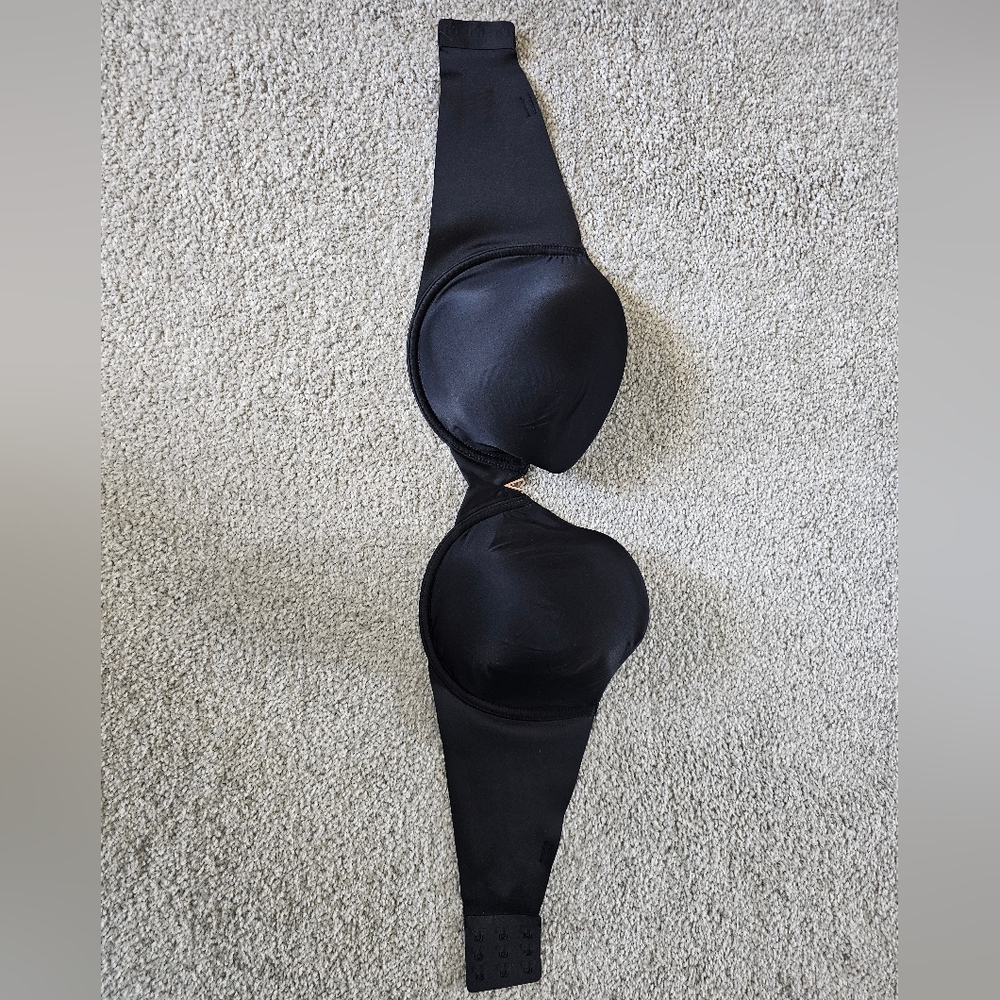 Victoria's Secret Multi-Way/Multioption smooth black bra